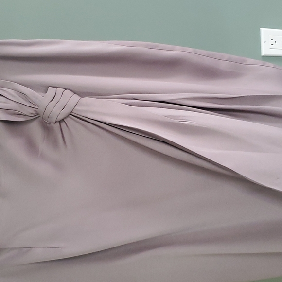 Veronica Maine gray midi satin skirt with twist detail - Picture 2 of 4